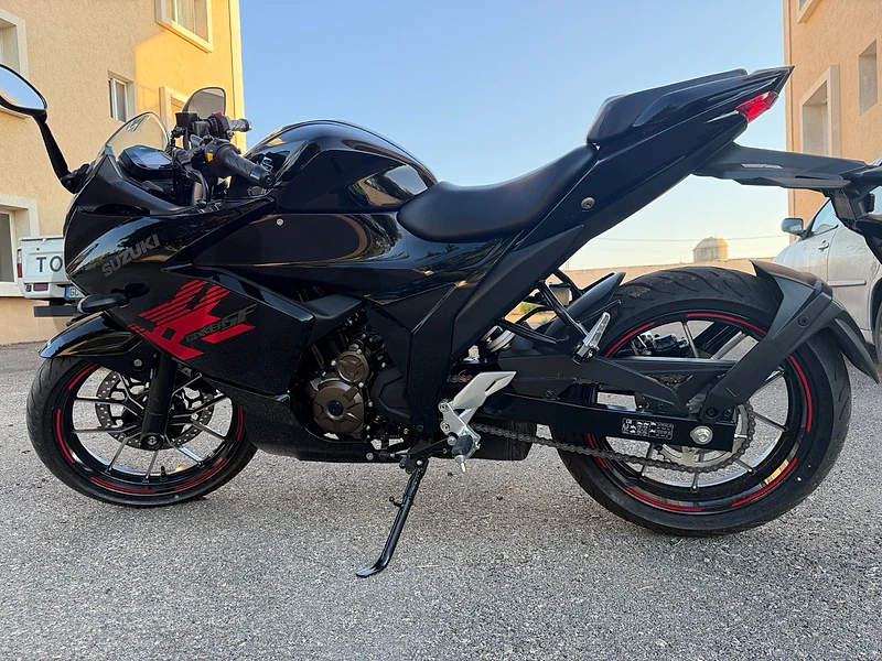 SUzuki gixxer sf 250 cc 2026
