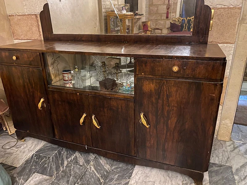 TABLE | طاولة