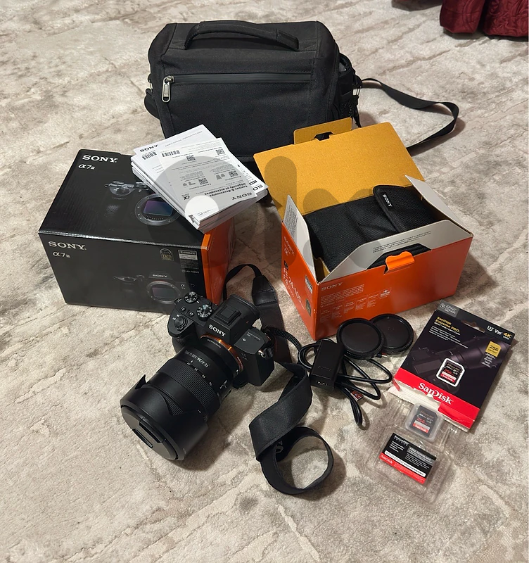 Sony A7 III + 24-105mm F4 G OSS + 256GB