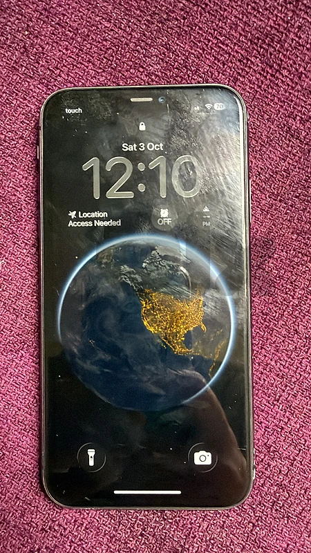 2 iphone 11, battery 76% and 70%, fully functional, 1 withbroken scren