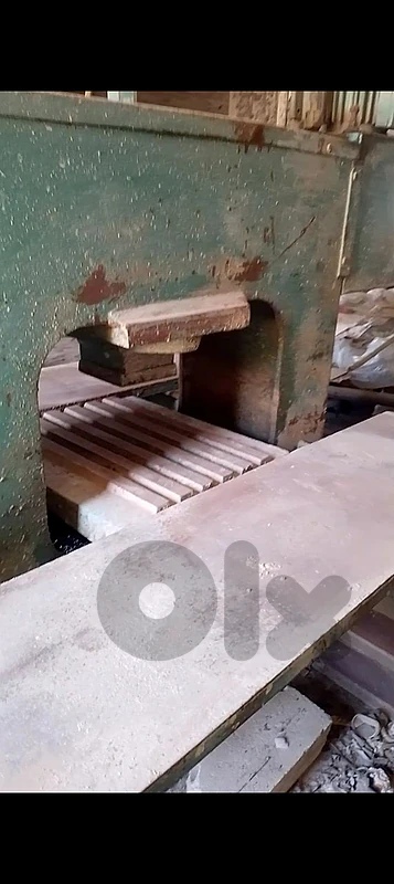 مكبس بلاط مع قوالب