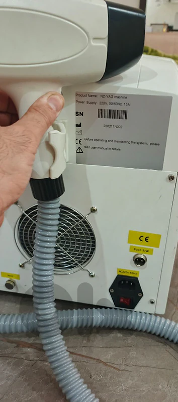 Tattoo removal machine
