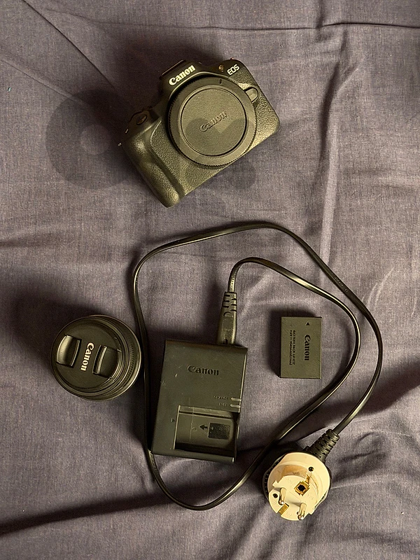 CANON R50 FOR SALE
