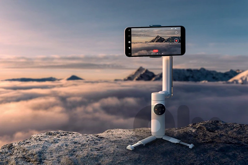 Insta360 flow smartphone gimbal