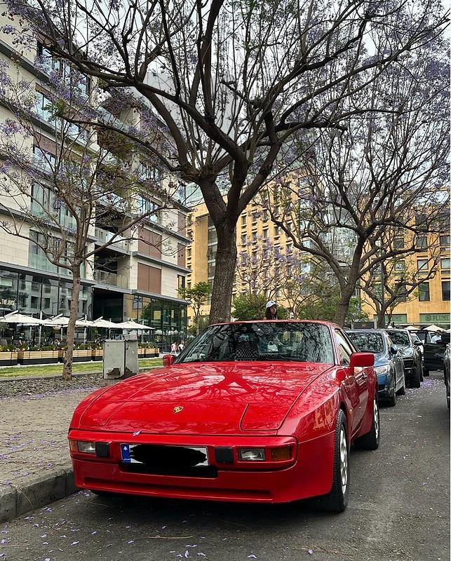 Porsche 944