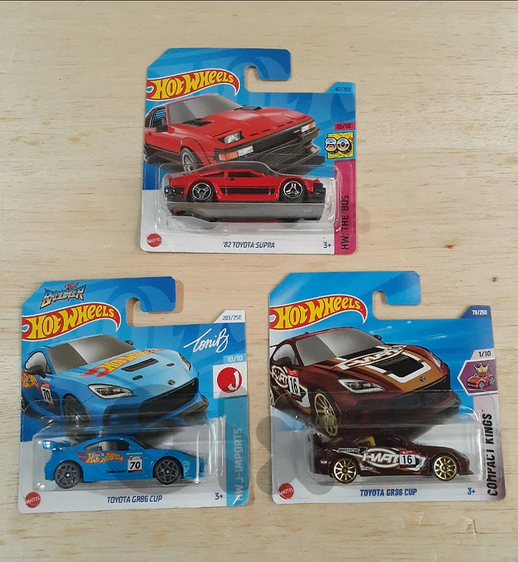 Hot Wheels Toyota diecast car model 1;64