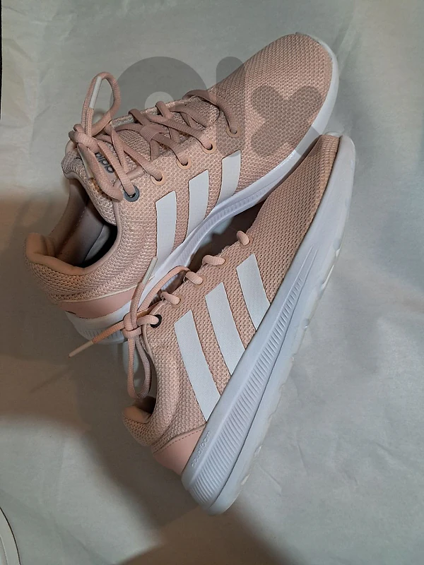 Women's shoes