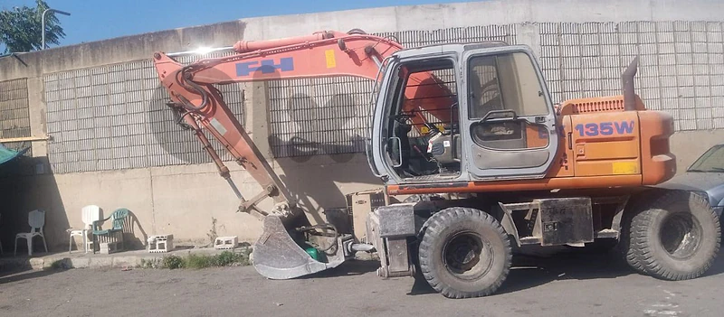 للبيع
