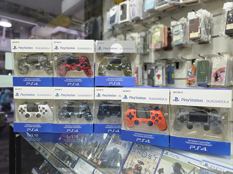 PS4 Controllers