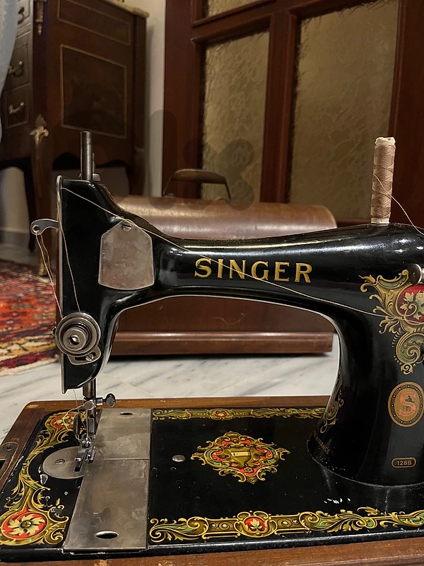 antique singer sewing machine