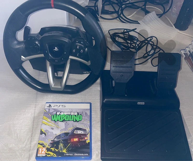 hori steering wheel + cd ps5