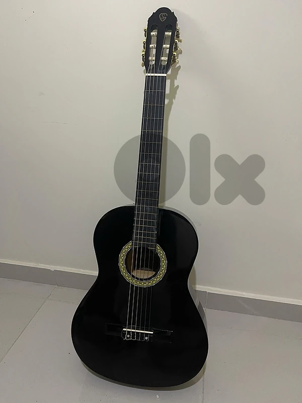 guitar barely used like new