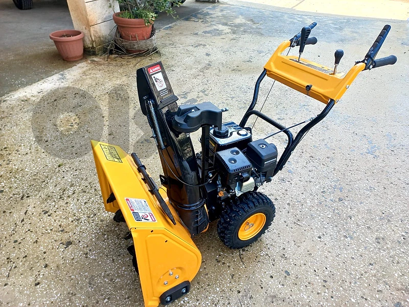 Loncin Snow  Thrower Machine 5.5HP (ALMOST NEW) جرافة ثلج