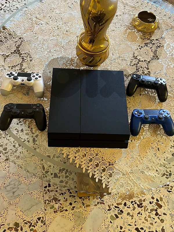 ps4 fat m3addale+2 controllers