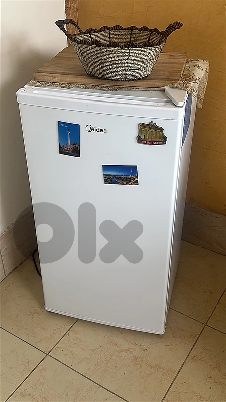براد صغير midea