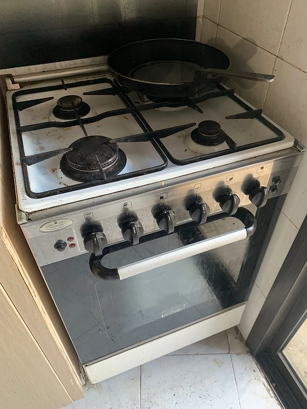 selling fridge washing machine and butagaz