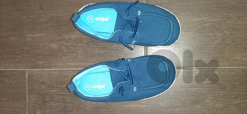 kids shoe Cat & Jack