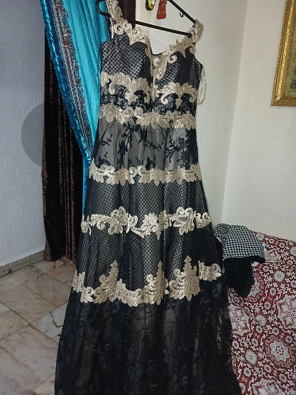 للبيع  فستان نسائي