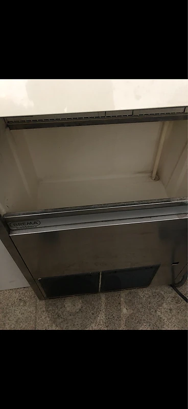 Ice Maker ( 90kg/day) Ice Maker ( 90kg/day)