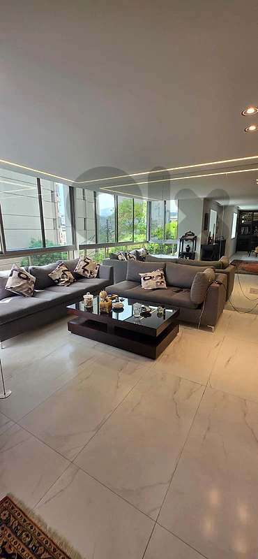 Furnished Apartment For Rent In Achrafieh / شقة للإيجارفي الاشرفية
