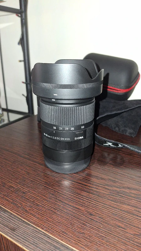 Sigma 18-50mm f/2.8 zoom lens for sony E