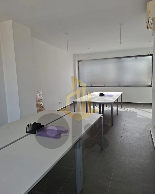 Office for Rent in hamra, مكتب للإيجار في الحمرا