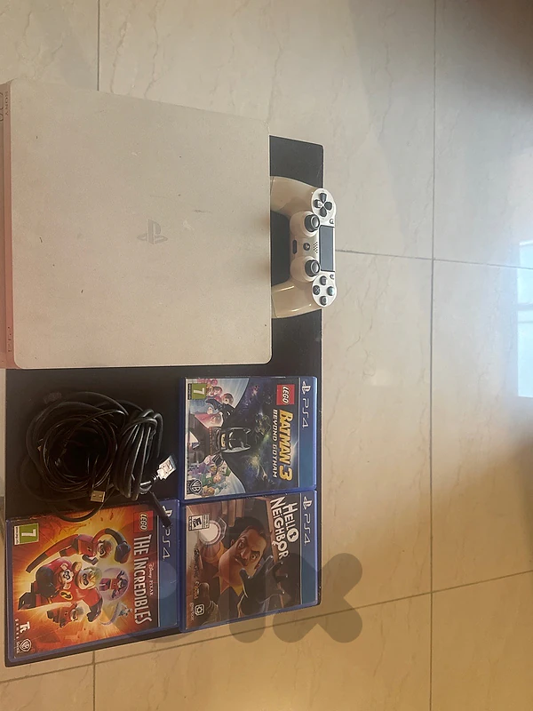Used PS4, Fully Working, Great Condition