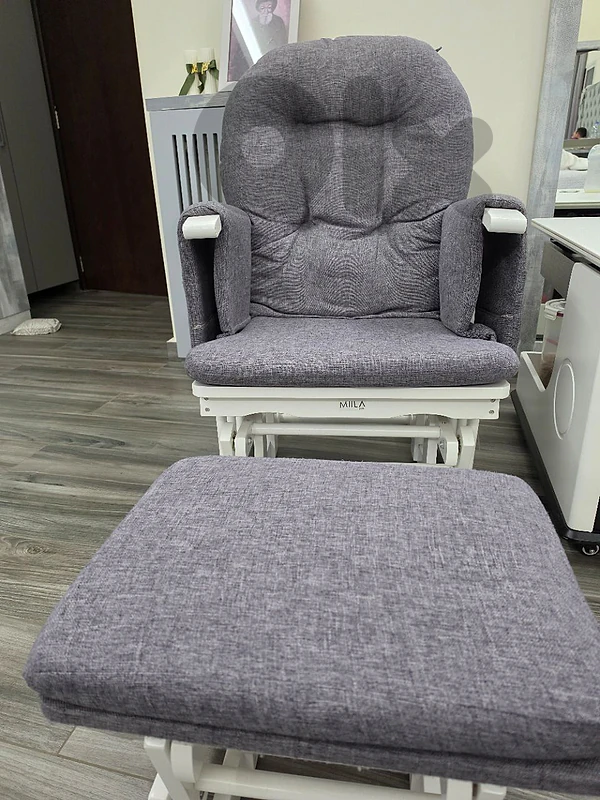 breastfeeding chair