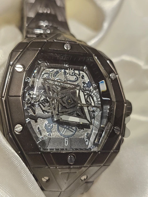 Hublot Spider luxury hand watch ⌚️ Hublot Spider luxury hand watch ⌚️