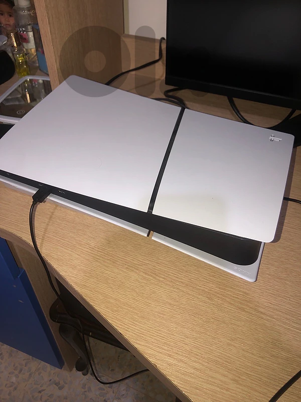 ps5 slim 825gb with msi monitor 200hz and ups ag 2000v