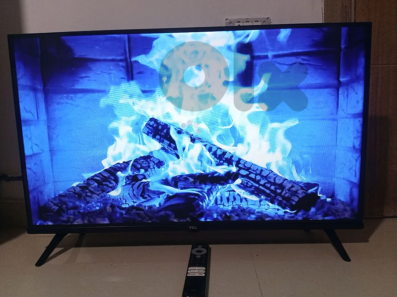 TCL TV 32 INCH WITH REMOTE