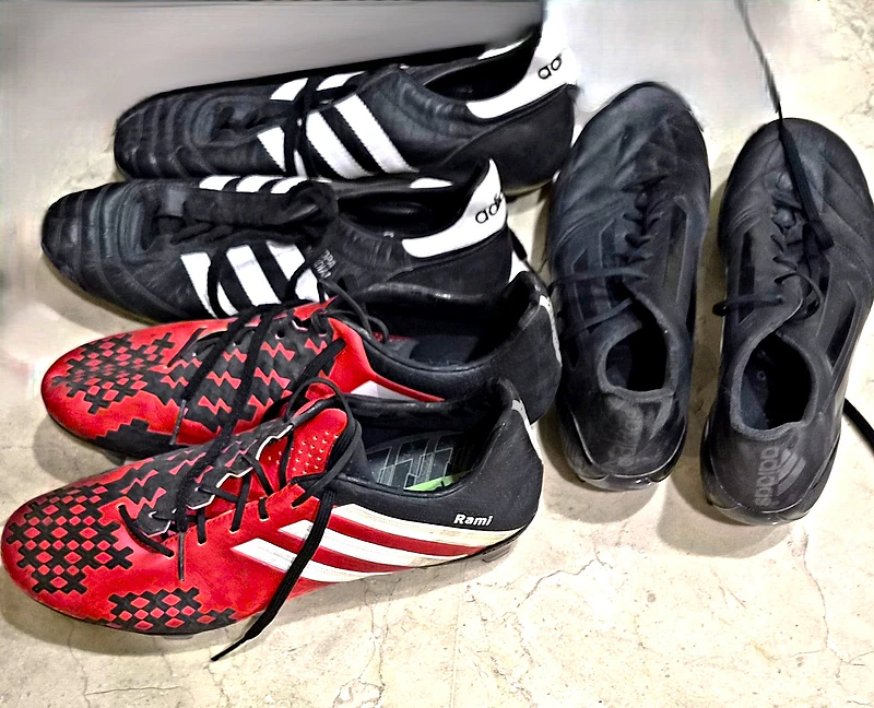 3 Football Shoes size 43