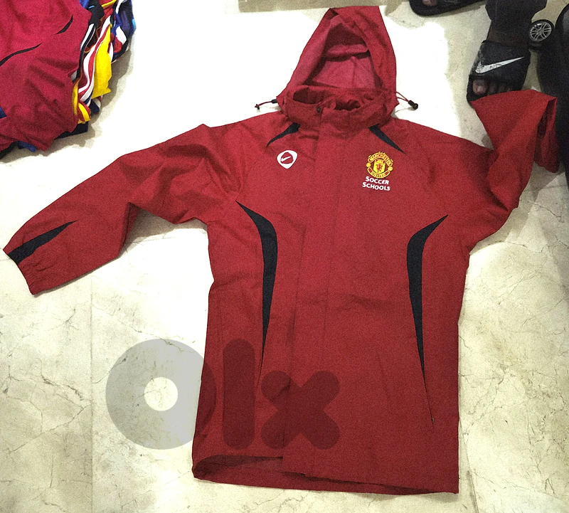 Manchester United Rain Jacket + 2 Shorts