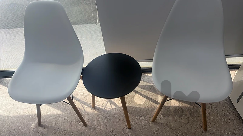 2 chairs and table