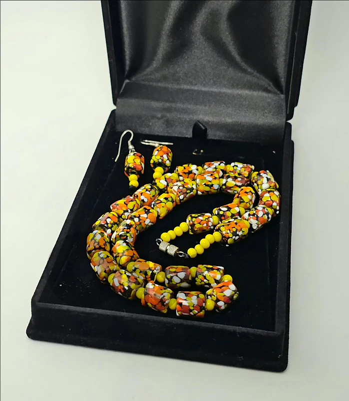 40$ ​Vibrant Murano-Style Glass Bead Necklace and Drop Earrings Set