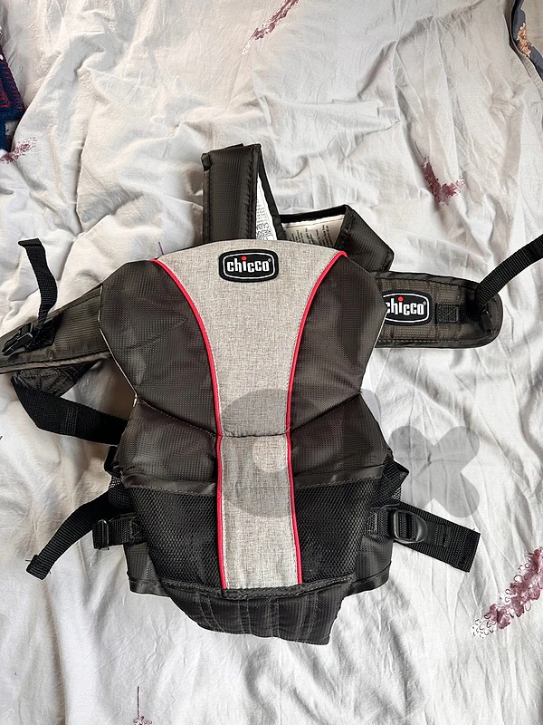 Chicco baby carrier like new