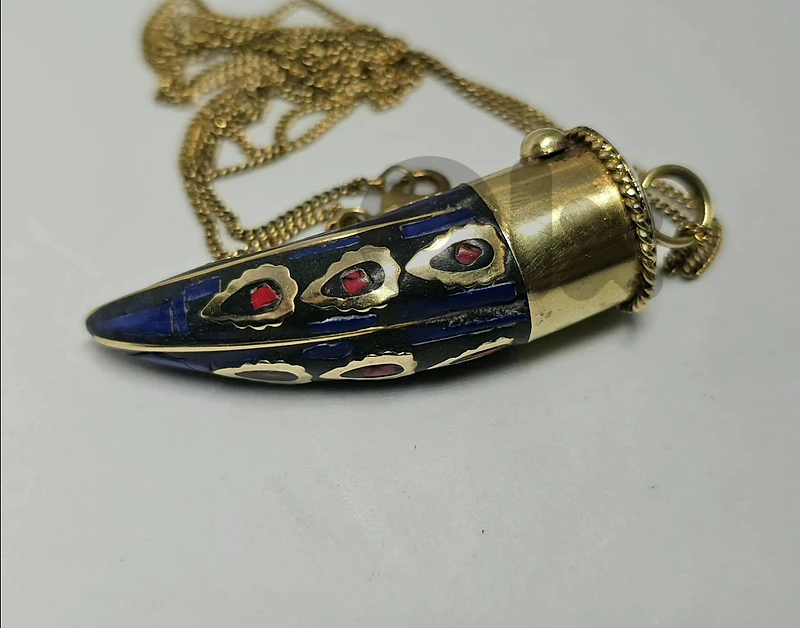 15$ ​Vintage Horn Pendant Necklace, Inlaid Lapis & Coral Brass Tm