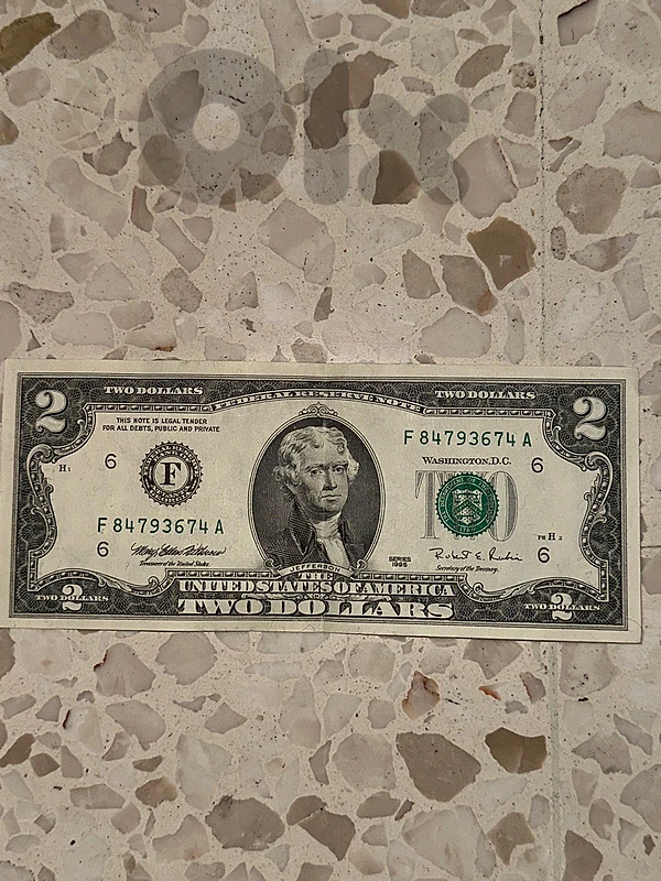 Two dollars note 1995 very clean condition