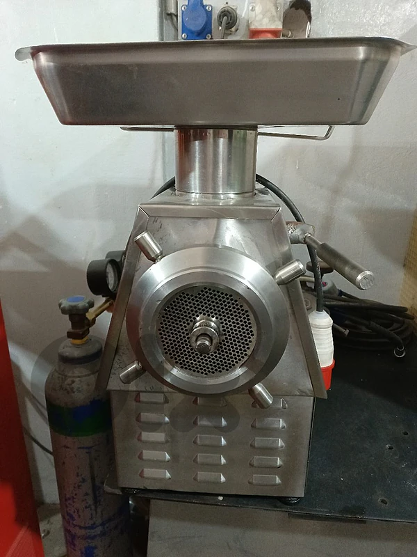 Meat grinder machine