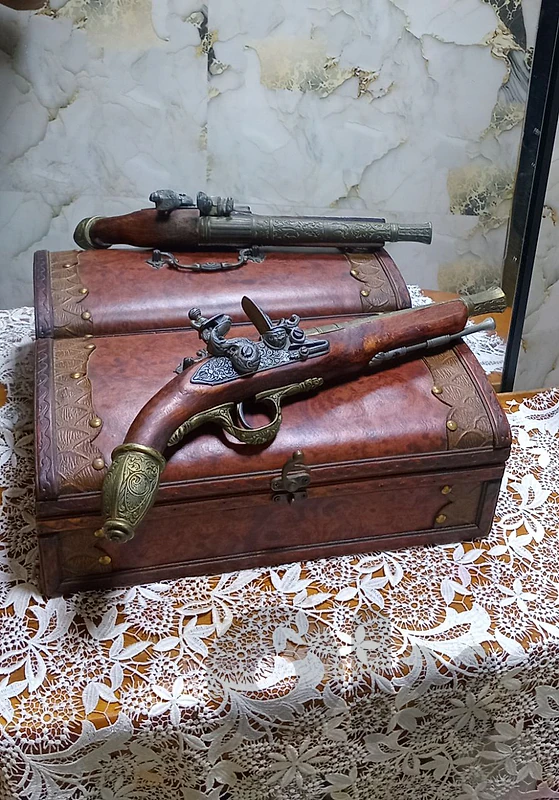 قطعتين انتيك للديكور الفخم