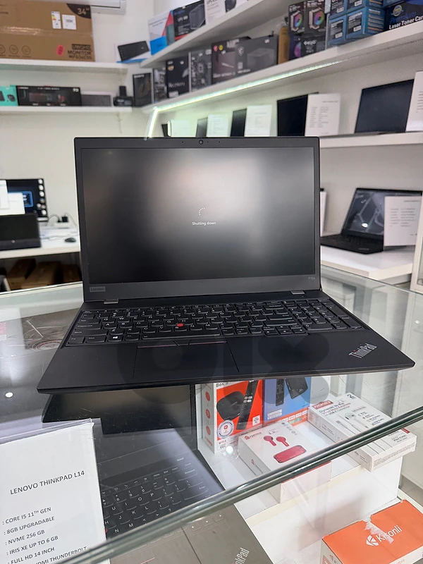 LENOVO THINPAS P15S WORKSTATION CORE I7 10TH RAM 16 VGA QUADRO 2 GB LENOVO THINPAS P15S WORKSTATION CORE I7 10TH RAM 16 VGA QUADRO 2 GB