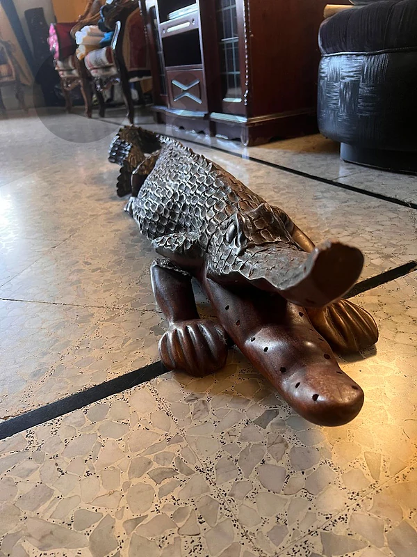 تحف خشبية افريقية صنع يدوي