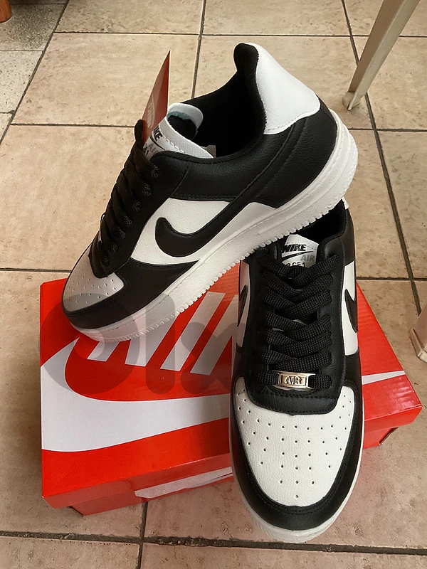 nike airforce1 panda size 41
