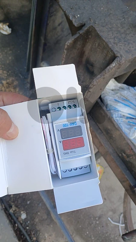 ساعة amper + volts