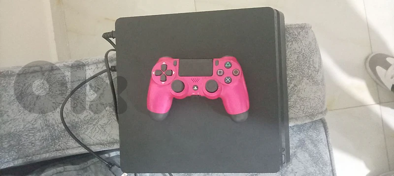 playstation 4 slim used still runs perfectly