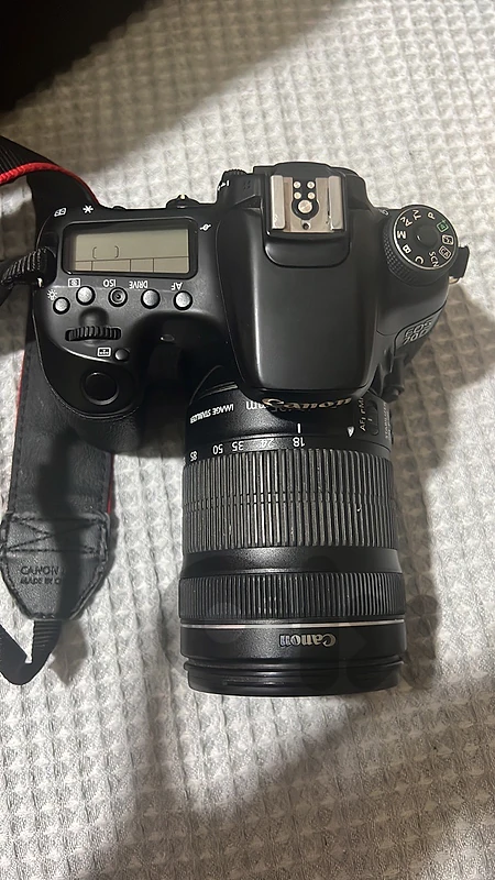 Canon EOS 70D + 18-135mm Lens + Accessories 📸