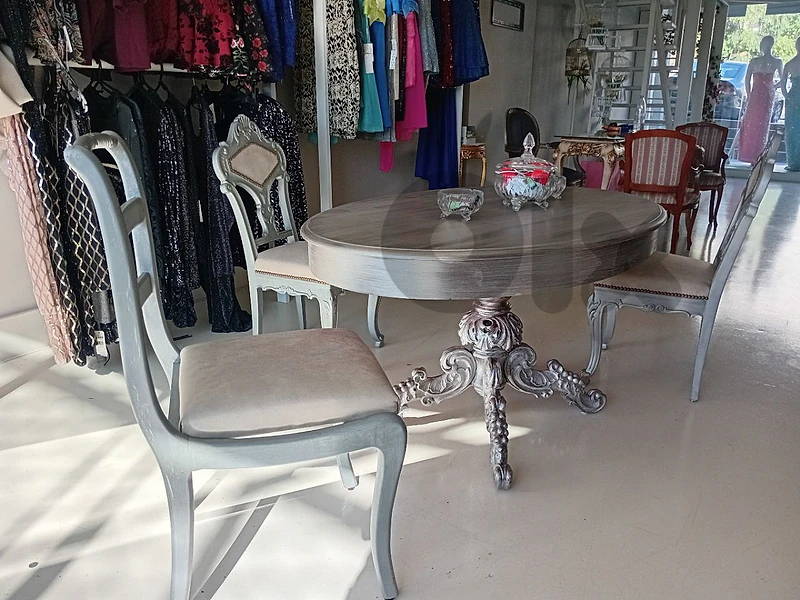 table and 3 chairs for sale