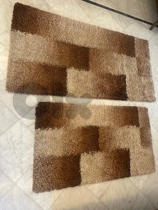 2 Matching Vogue Shaggy Carpets