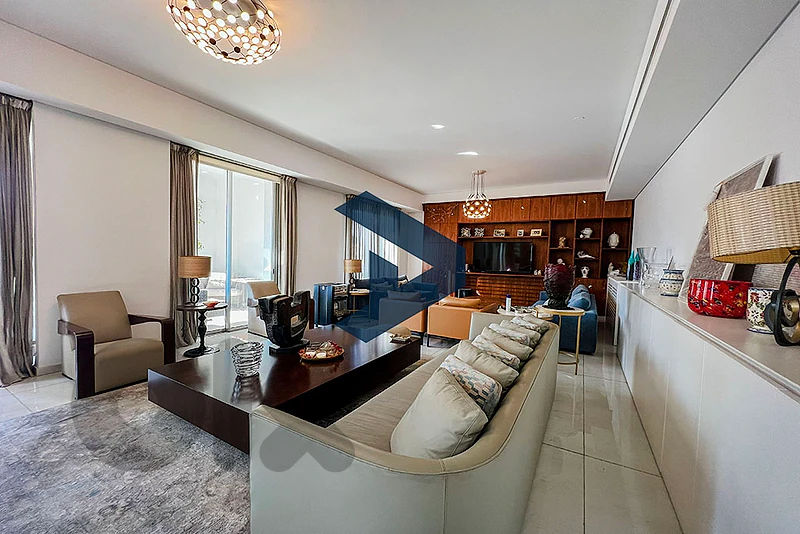 Apartment For Sale In Gemayzeh شقة للبيع في الجميزة