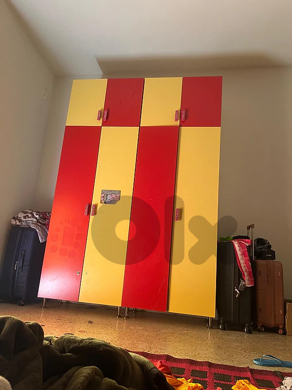 خزانه طبقين حالتها جيده